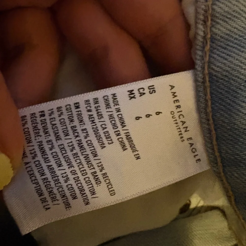 American Eagle Strigid Super High-Waisted Denim Shorts Women’s Size 6 - Picture 4 of 5